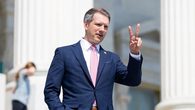 Lawmaker Warns AI Could Destroy Blue-Collar Jobs