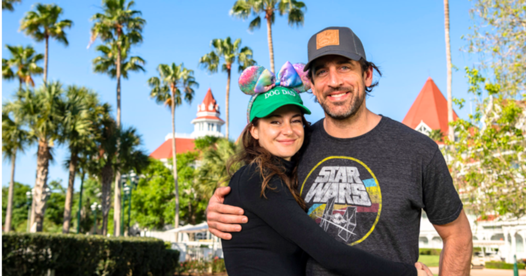 Aaron Rodgers’ ex-fiancée made shocking request, QB claims