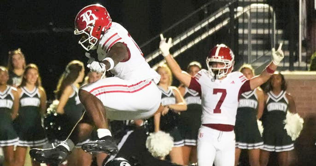 5-Star RB Blazes Past Defense at 21 MPH