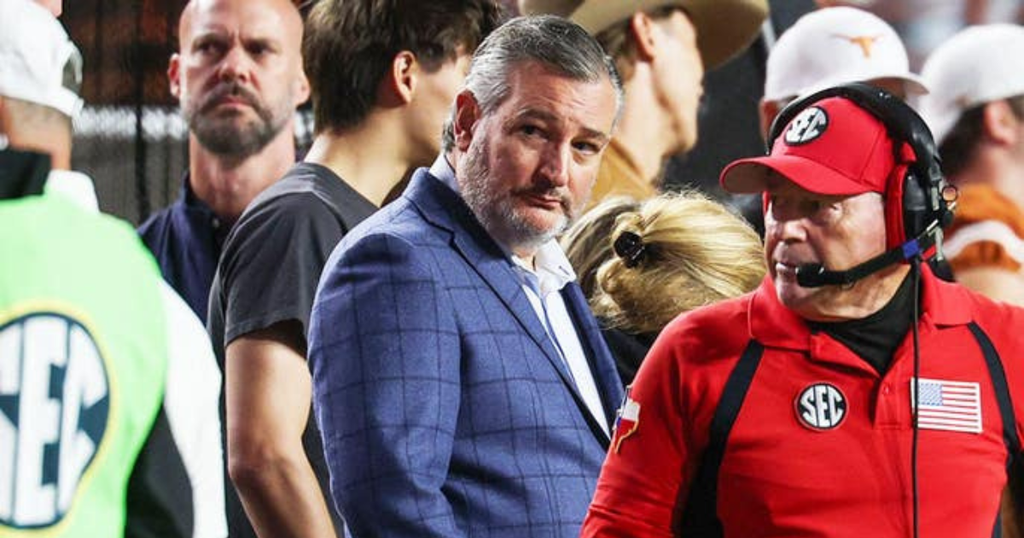 Texas Fans Ruthlessly Boo Ted Cruz on GameDay
