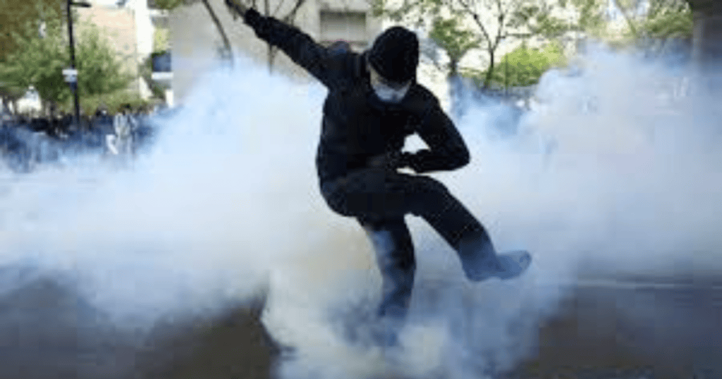 France Student Protests Escalate as Clashes Spread