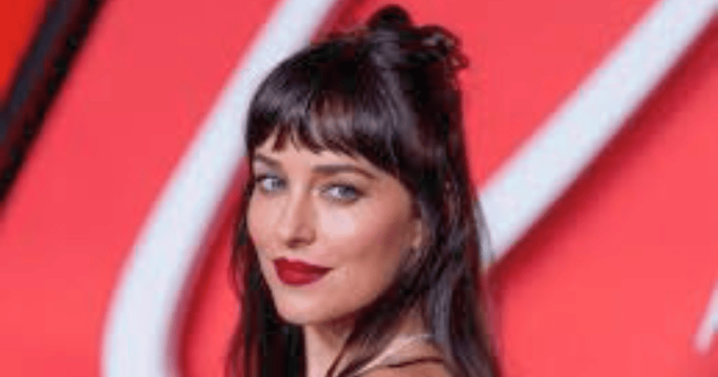 SNL Tonight: Dakota Johnson Hosts With Turnstile