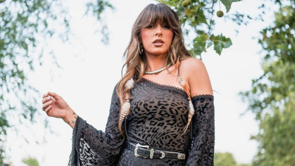 Ella Langley’s Touching ‘Choosin’ Texas’ Tribute Goes Viral