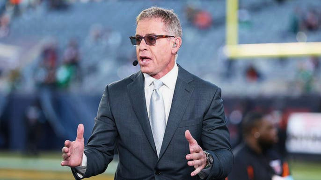 Troy Aikman’s Shocking Pool Story Stuns Michael Irvin